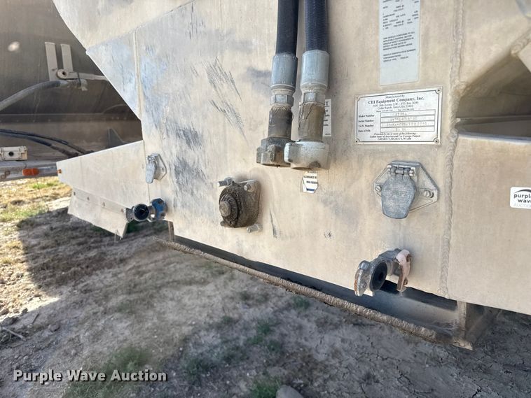 image for item EP2502 2016 CEI Pacer feed delivery trailer