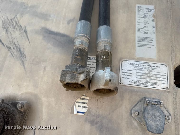 image for item EP2502 2016 CEI Pacer feed delivery trailer