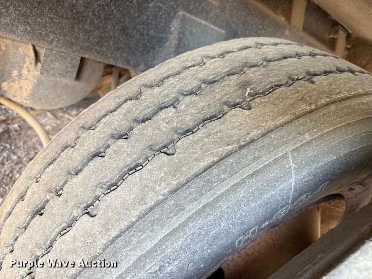 image for item EP2502 2016 CEI Pacer feed delivery trailer