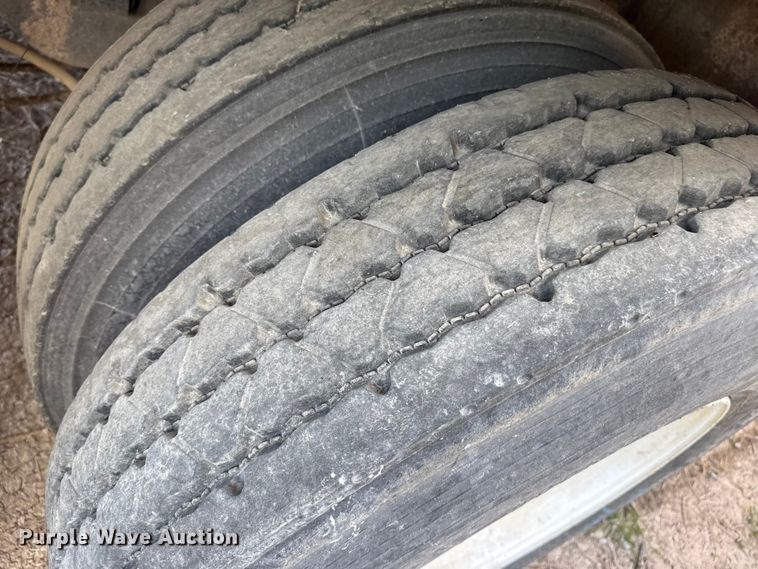 image for item EP2502 2016 CEI Pacer feed delivery trailer