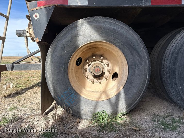 image for item EP2502 2016 CEI Pacer feed delivery trailer