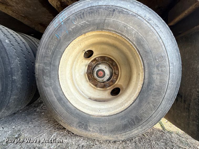 image for item EP2502 2016 CEI Pacer feed delivery trailer