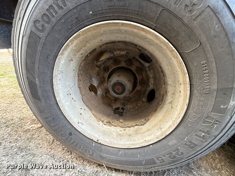 image for item EP2502 2016 CEI Pacer feed delivery trailer