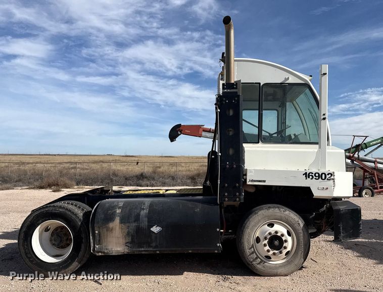 image for item EP2503 2018 Autocar X Spotter yard truck