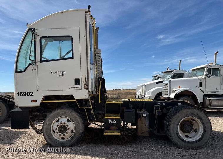 image for item EP2503 2018 Autocar X Spotter yard truck