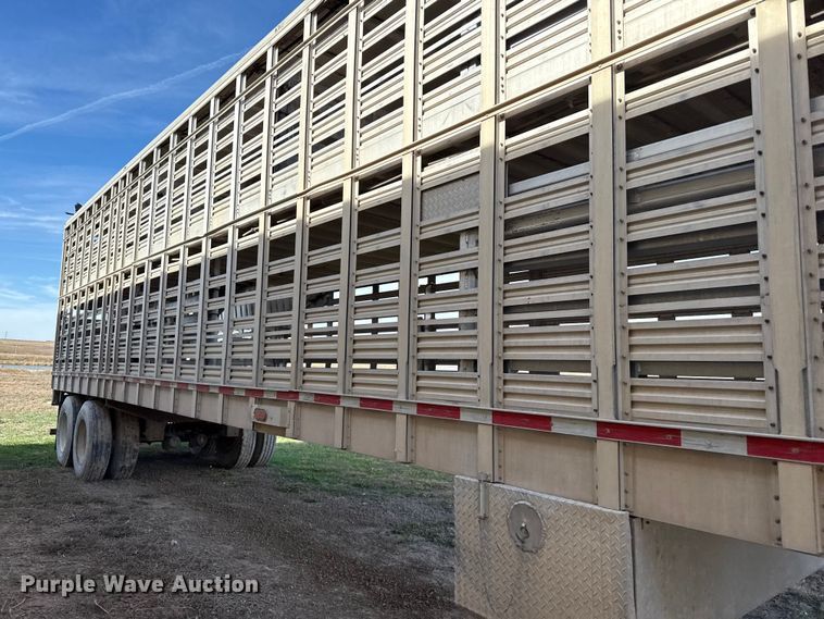 image for item EQ4697 2000 Wilson livestock trailer