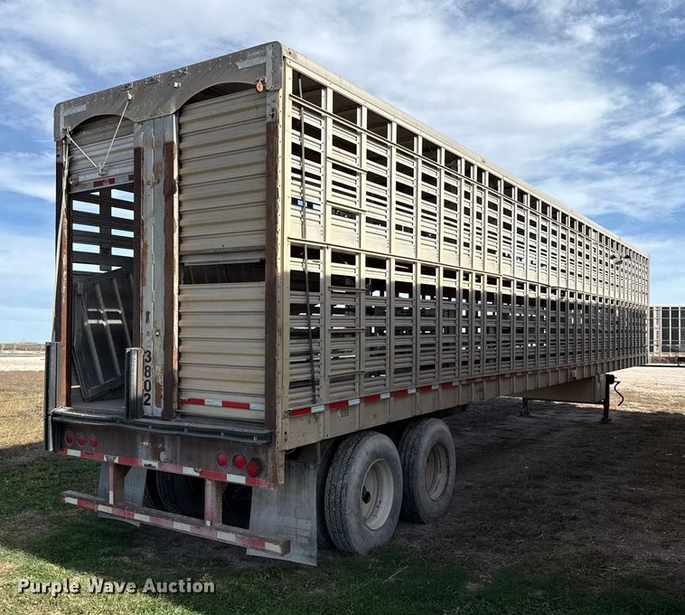 image for item EQ4697 2000 Wilson livestock trailer
