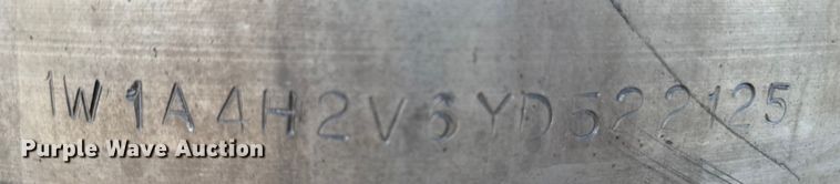 image for item EQ4697 2000 Wilson livestock trailer