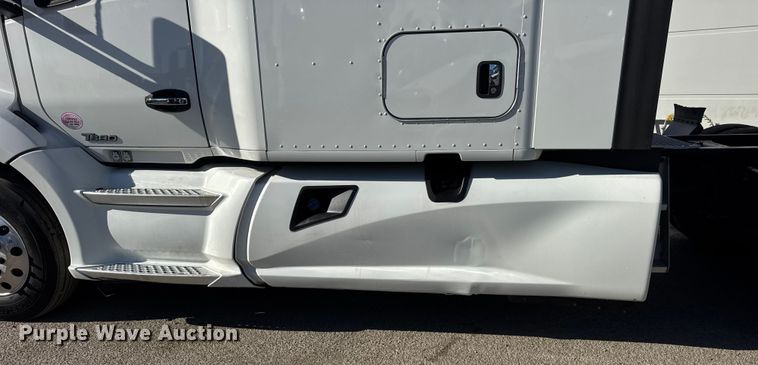 image for item ER0204 2020 Kenworth T680 semi truck