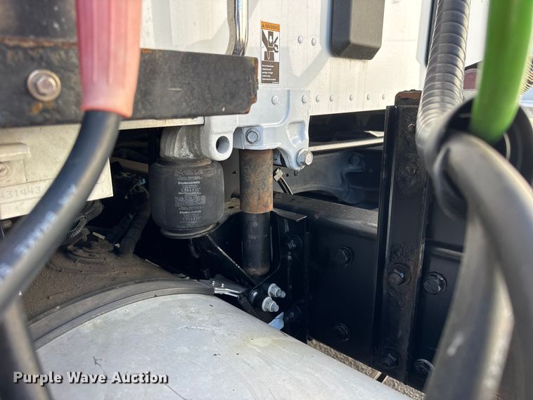 image for item ER0204 2020 Kenworth T680 semi truck