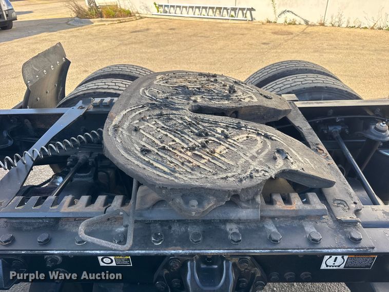 image for item ER0204 2020 Kenworth T680 semi truck