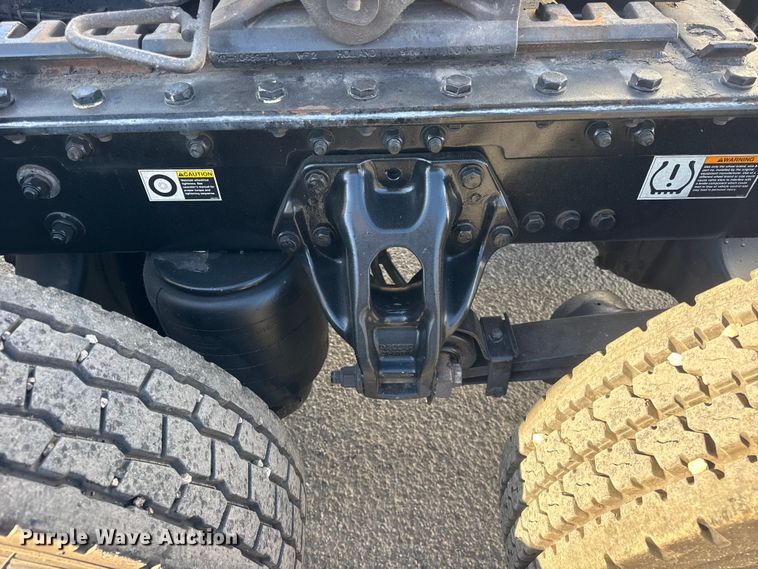 image for item ER0204 2020 Kenworth T680 semi truck