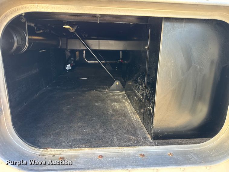 image for item ER0204 2020 Kenworth T680 semi truck