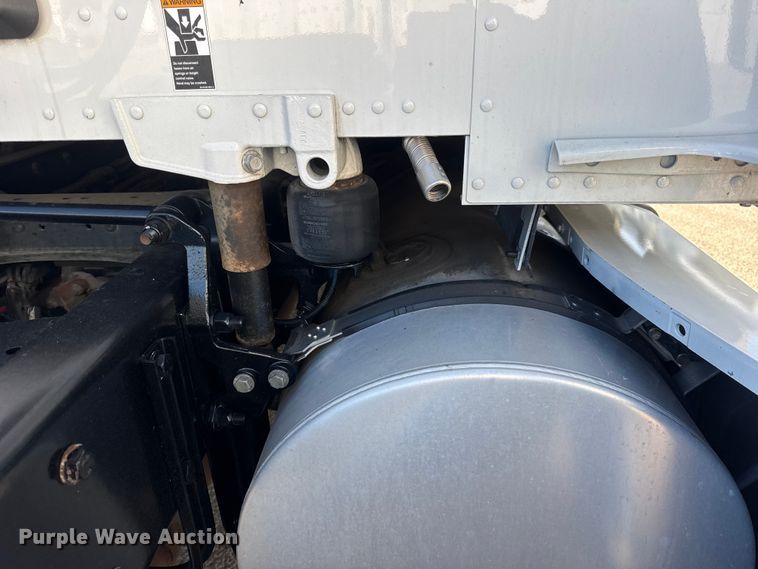 image for item ER0204 2020 Kenworth T680 semi truck