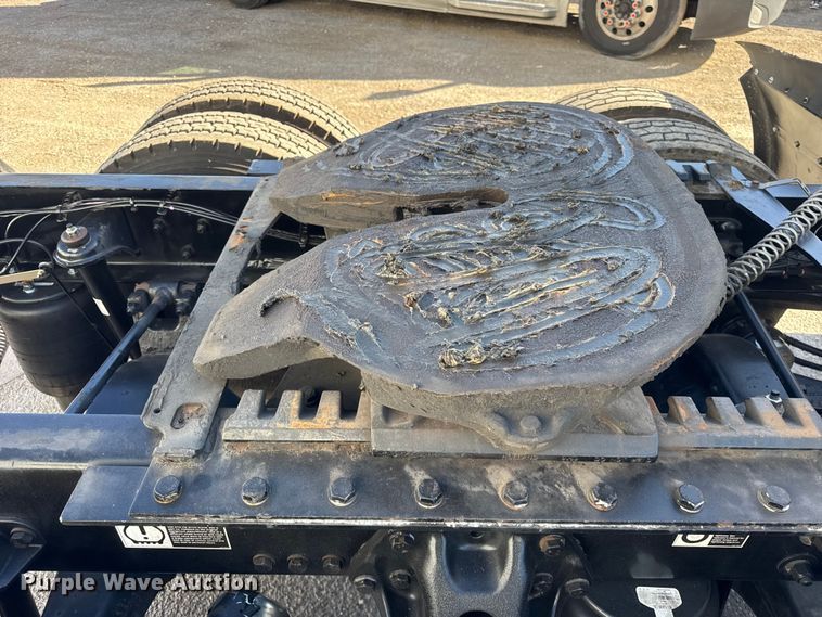 image for item ER0204 2020 Kenworth T680 semi truck