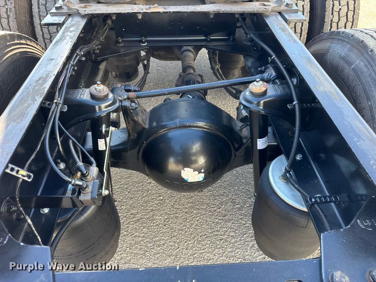 image for item ER0204 2020 Kenworth T680 semi truck