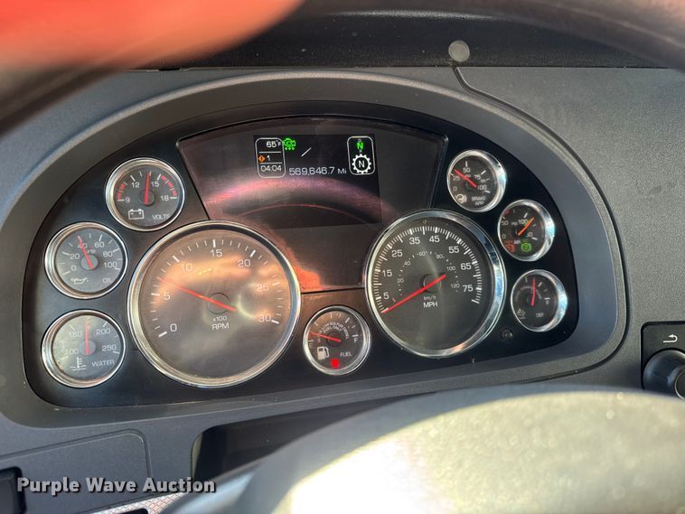 image for item ER0204 2020 Kenworth T680 semi truck