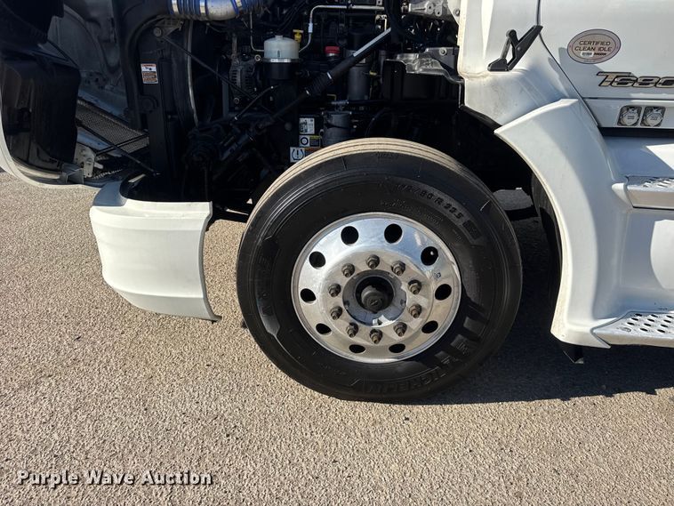 image for item ER0204 2020 Kenworth T680 semi truck