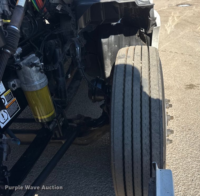 image for item ER0204 2020 Kenworth T680 semi truck