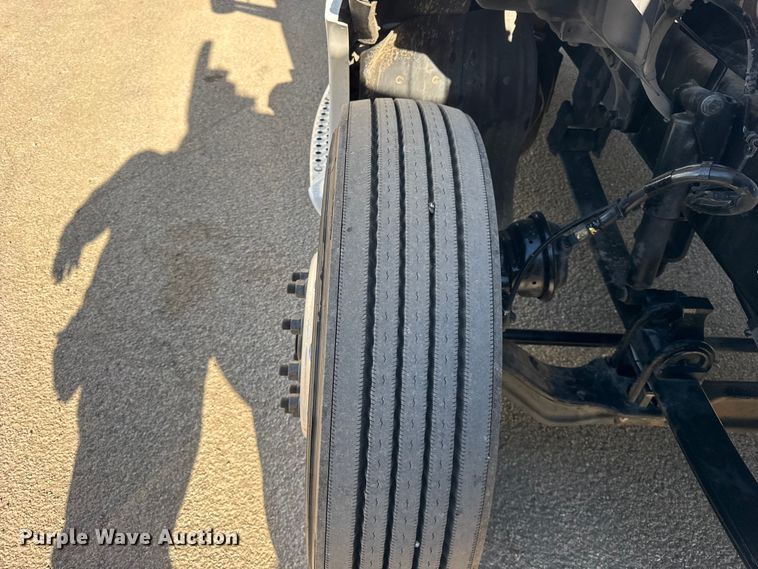 image for item ER0204 2020 Kenworth T680 semi truck