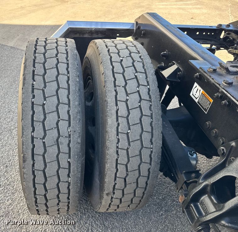 image for item ER0204 2020 Kenworth T680 semi truck