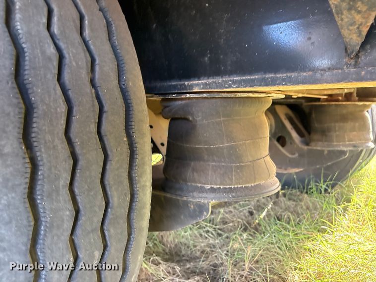 image for item ER1085 2023 Utility FS2CDHA drop deck trailer