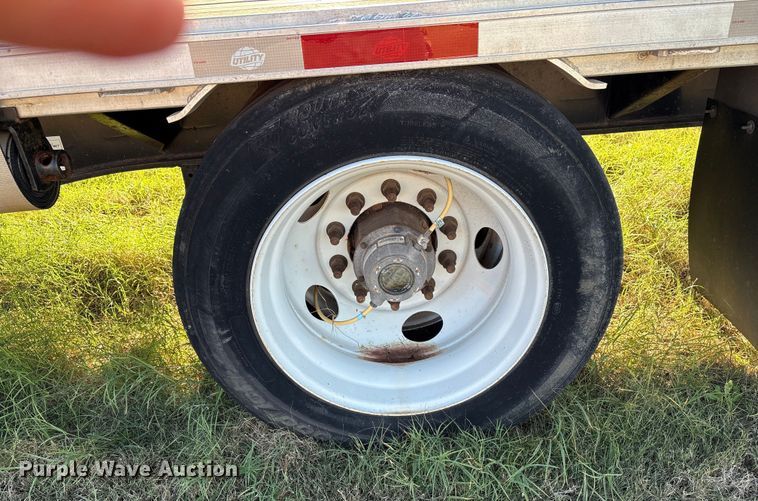 image for item ER1085 2023 Utility FS2CDHA drop deck trailer