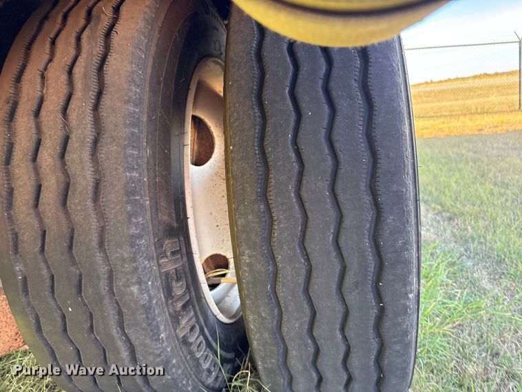 image for item ER1085 2023 Utility FS2CDHA drop deck trailer