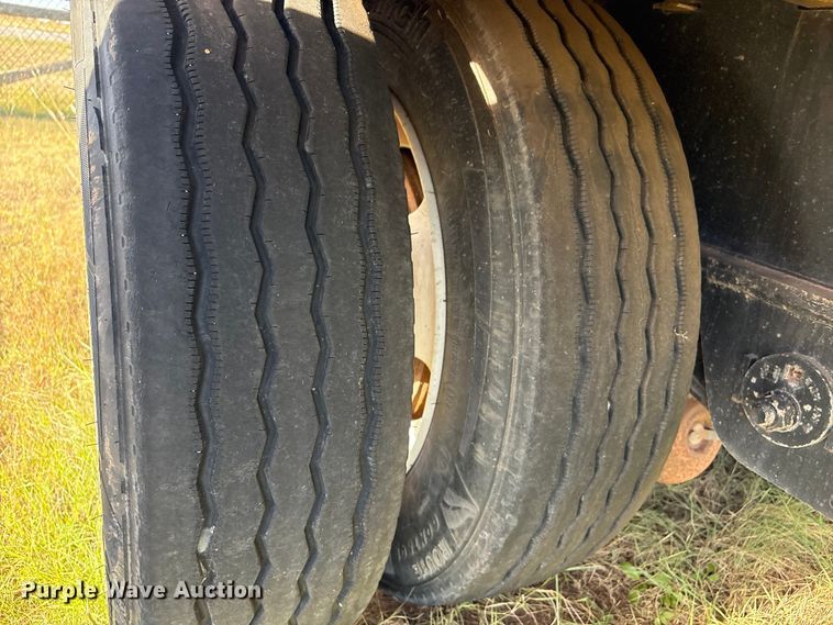 image for item ER1085 2023 Utility FS2CDHA drop deck trailer