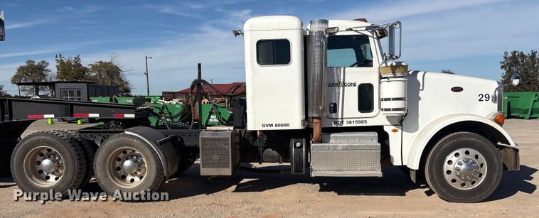 image for item ER1087 2013 Peterbilt 367 semi truck