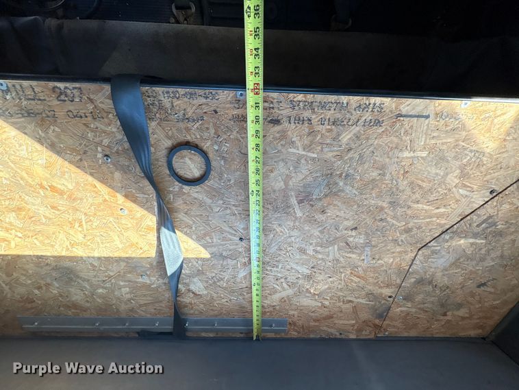 image for item ER1087 2013 Peterbilt 367 semi truck