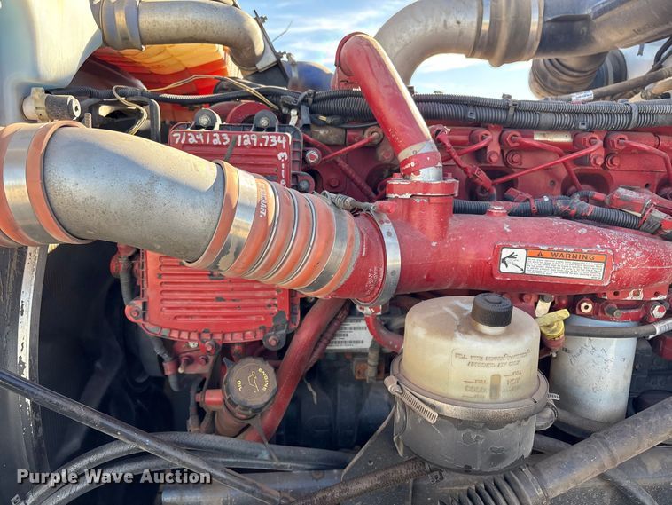 image for item ER1087 2013 Peterbilt 367 semi truck