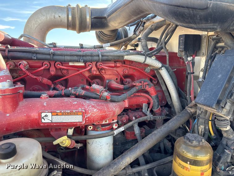 image for item ER1087 2013 Peterbilt 367 semi truck