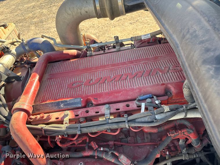 image for item ER1087 2013 Peterbilt 367 semi truck