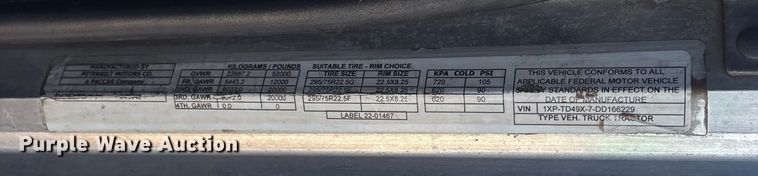 image for item ER1087 2013 Peterbilt 367 semi truck