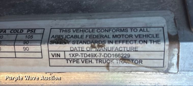 image for item ER1087 2013 Peterbilt 367 semi truck