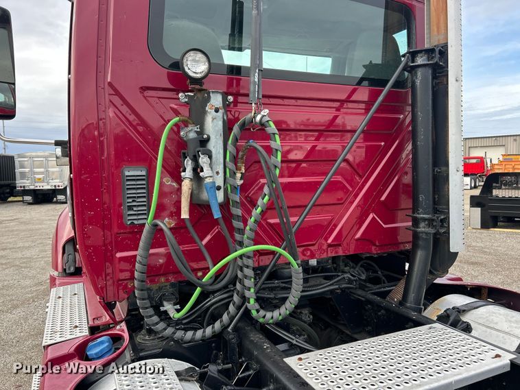 image for item ET3411 2016 International ProStar Plus semi truck