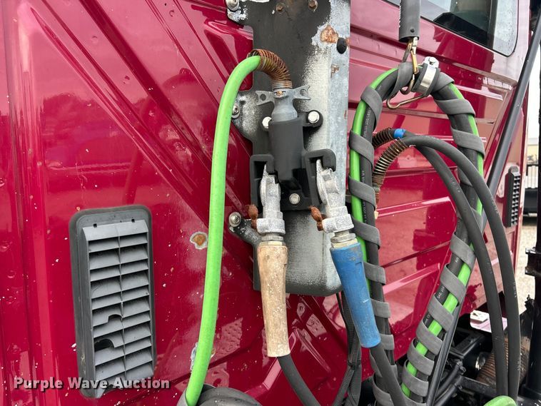 image for item ET3411 2016 International ProStar Plus semi truck