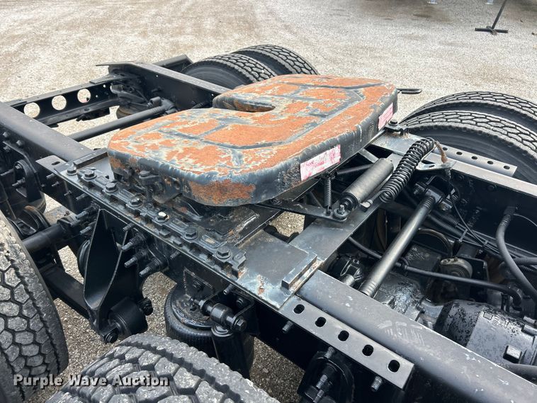 image for item ET3411 2016 International ProStar Plus semi truck