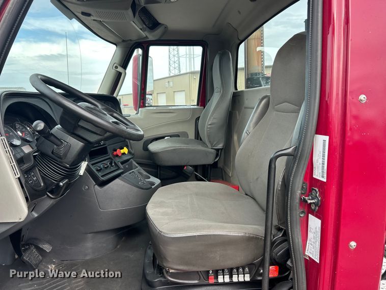 image for item ET3411 2016 International ProStar Plus semi truck