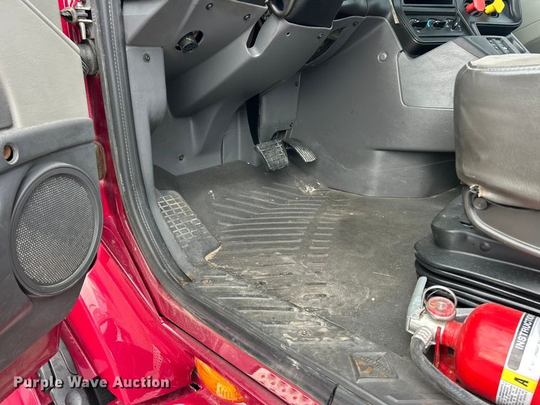 image for item ET3411 2016 International ProStar Plus semi truck