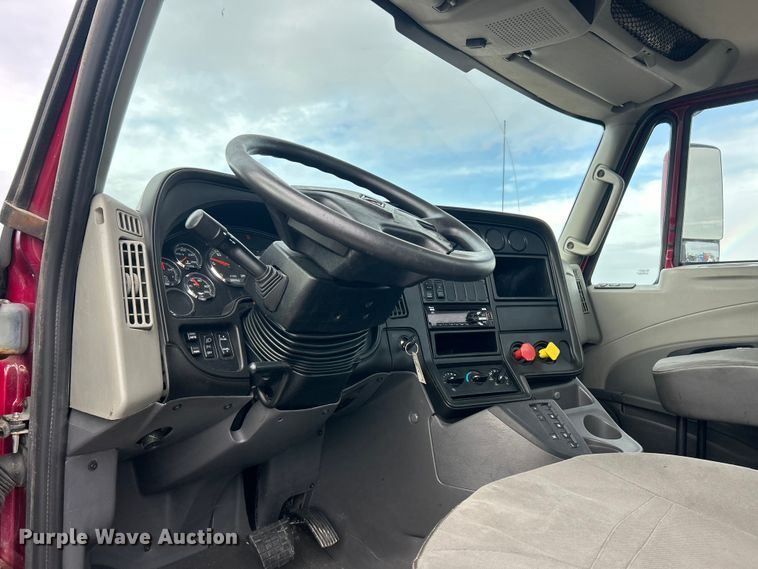 image for item ET3411 2016 International ProStar Plus semi truck