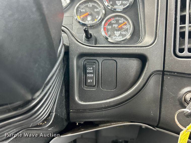 image for item ET3411 2016 International ProStar Plus semi truck