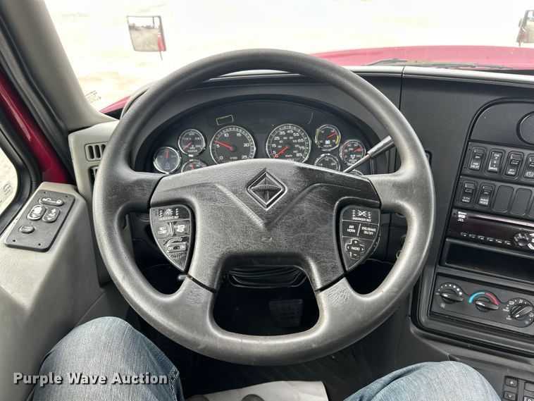 image for item ET3411 2016 International ProStar Plus semi truck