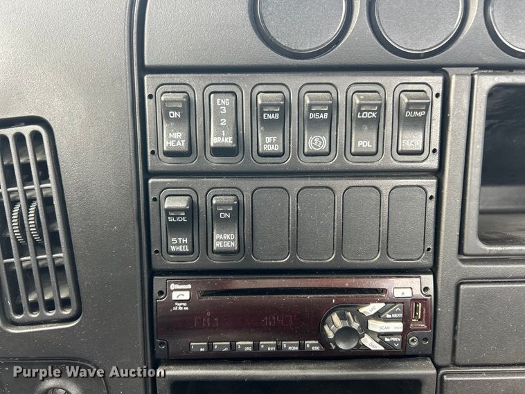 image for item ET3411 2016 International ProStar Plus semi truck