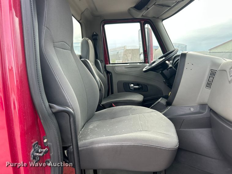 image for item ET3411 2016 International ProStar Plus semi truck