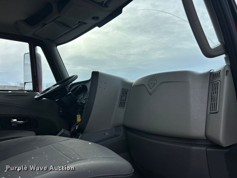 image for item ET3411 2016 International ProStar Plus semi truck