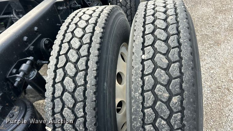 image for item ET3411 2016 International ProStar Plus semi truck