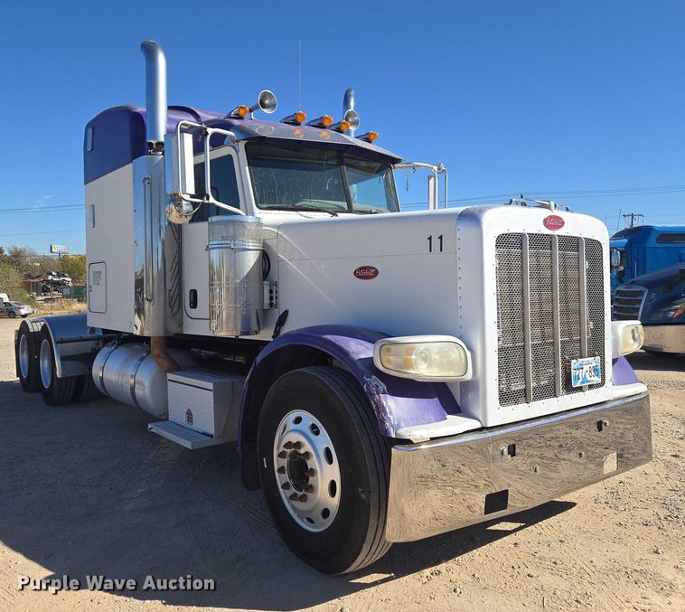 image for item ET5251 2008 Peterbilt 388 semi truck