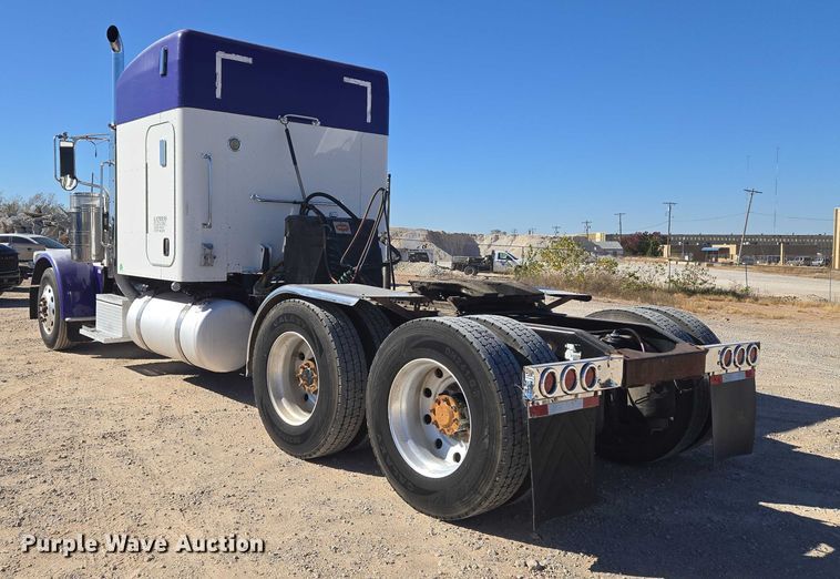 image for item ET5251 2008 Peterbilt 388 semi truck
